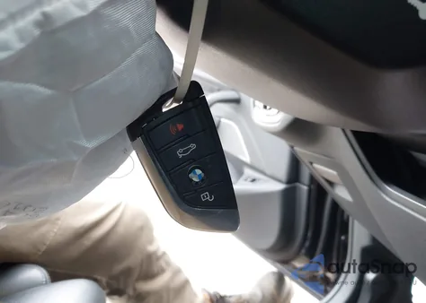 2021 BMW 540I xDrive z USA, uszkodzony, nr VIN WBA73BJ03MWX29643